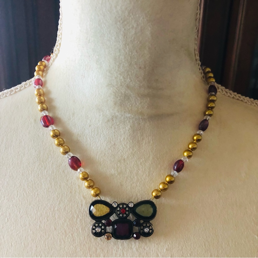 Handcrafted repurpose regal look pendant Czech glass Pearl necklace - Picture 2 of 10